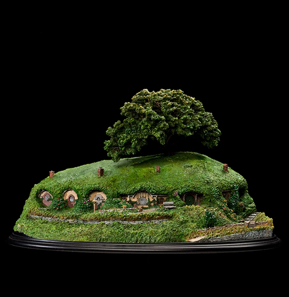 <br />

WETA Environment Bag End: Collectors' edition, special number '111' (Bilbo's birthday), limited edition (1,111). Bag End is constructed of polystone, hand painted, with specifications of (H x W x D) 5.9" x 11.8" x 7.1" 

<br />

<div class="floatbox" data-fb-options="width:1400 height:80% group:2"><a href="https://www.theonering.net/torwp/2011/07/31/46783-collecting-the-precious-wetas-bag-end-collectors-edition-review/" class="transparent">✦</a></div><span class="ngViews">33 views</span>