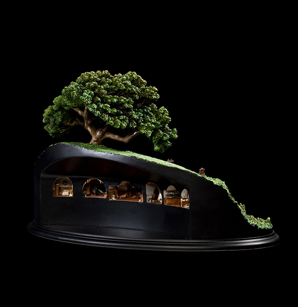 <div class="floatbox" data-fb-options="width:1400 height:80% group:2">WETA Environment interior Bag End: Collectors edition, special number '111' (Bilbo's birthday), limited edition (1,111). The interior packs in so many amazing details, eg the table and Red Book of the Westmarch, vividly portrays moments of the films.<br /><a href="https://www.theonering.net/torwp/2011/07/31/46783-collecting-the-precious-wetas-bag-end-collectors-edition-review/" class="transparent">✦</a></div><span class="ngViews">32 views</span>