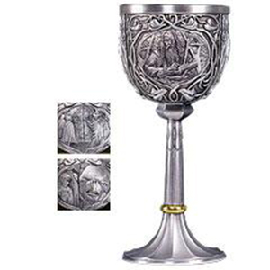 <br />

Solid pewter Shire goblet has detailed sculpted panels, each depicting a unique and memorable scene from The Shire in the Fellowship of the Ring film.<span class="ngViews">27 views</span>