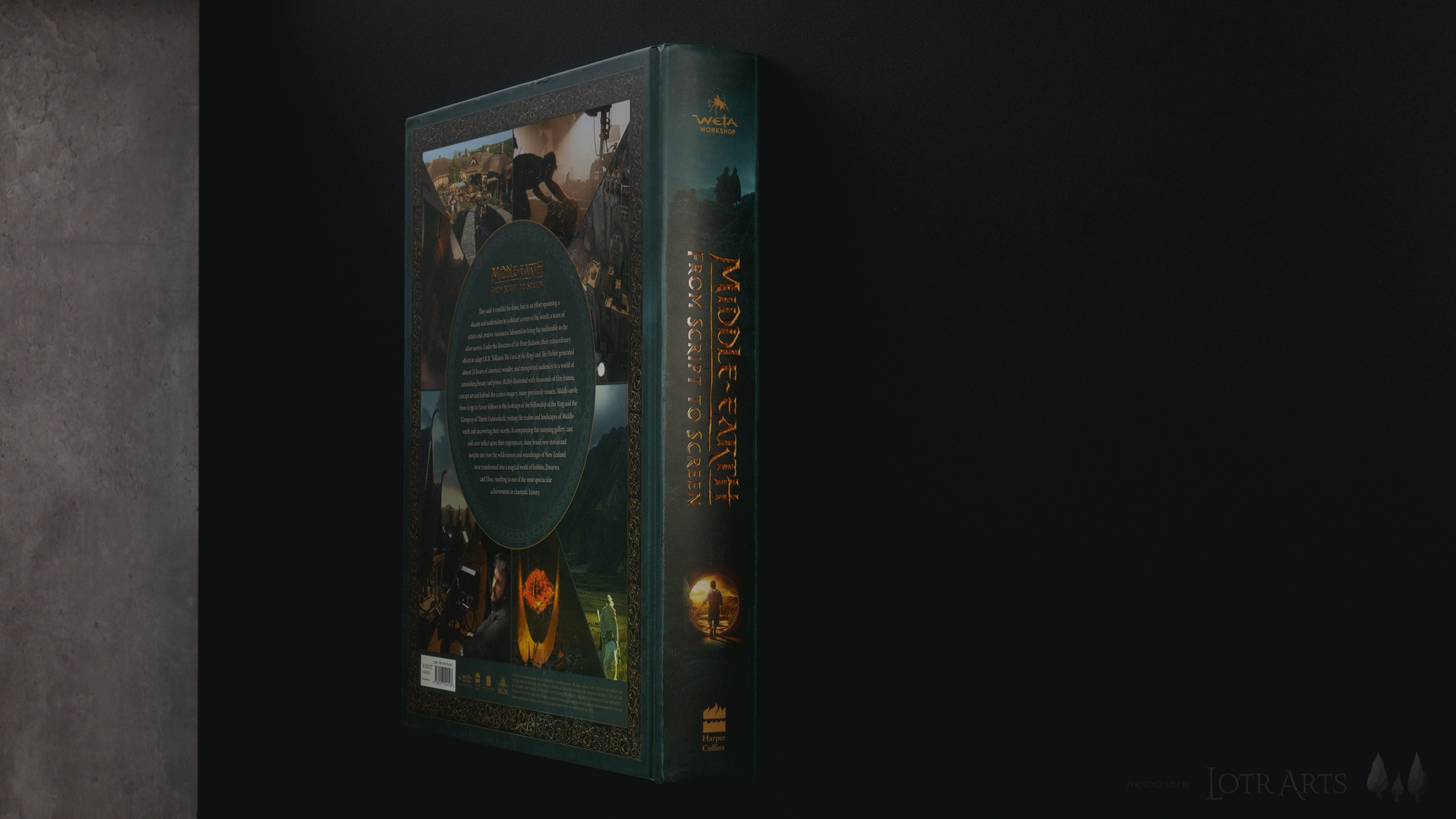 Middle-Earth from Script to Screen : Building the World of